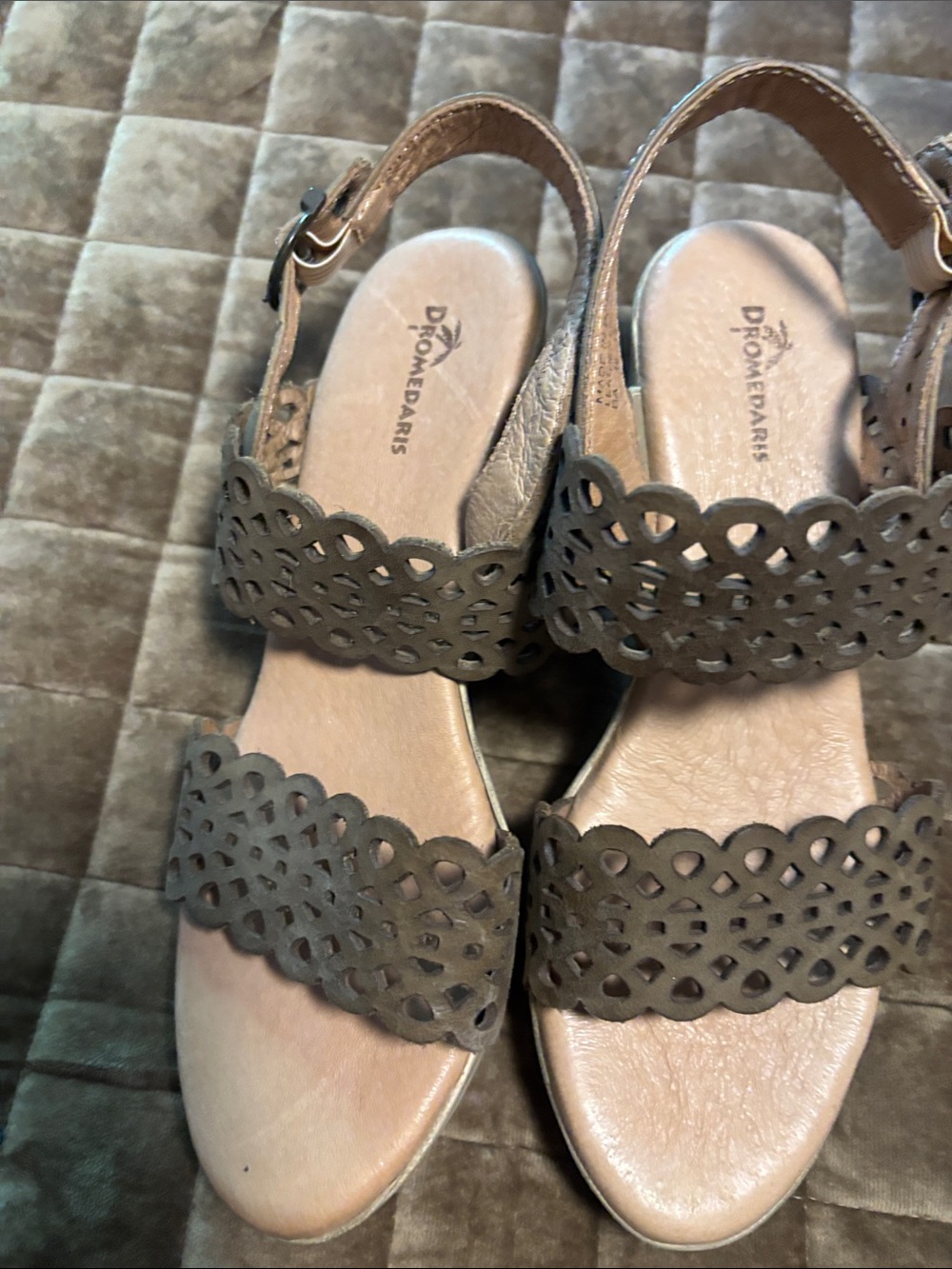 Dromedaris Women's Olive Laser-Cut Slingback Sandals